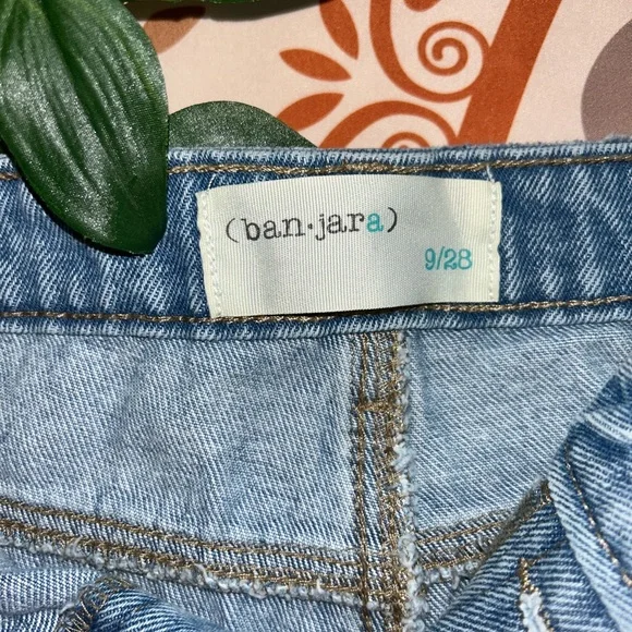 BANJARA HIGH RISE LOOSE FIT DISTRESSED DENIM SHORTS - Picture 4 of 5